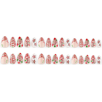 Kunstnägel im festlichen Weihnachtsdesign mit bunten Akzenten Brehn