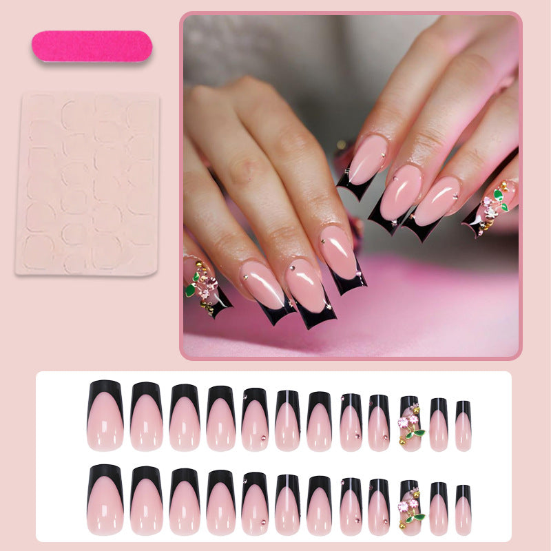 Kunstnagelset mit glamourösen Akzenten und eleganten Designs Brehn