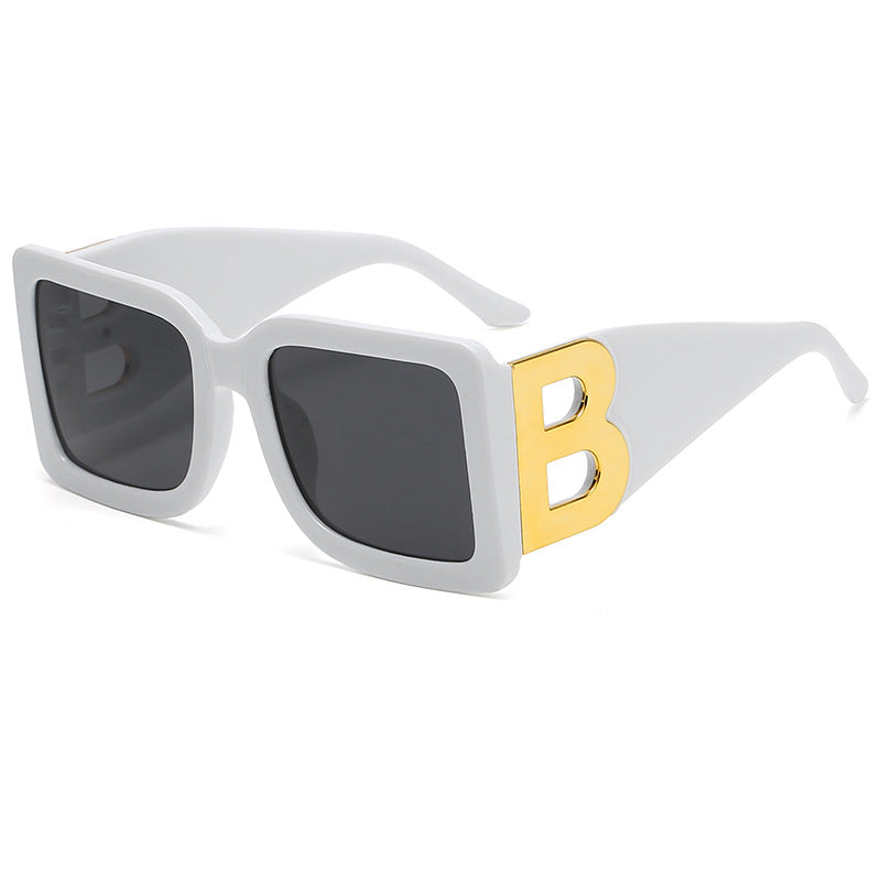 Damen Oversized Sonnenbrille mit dekorativem Rahmen Brehn