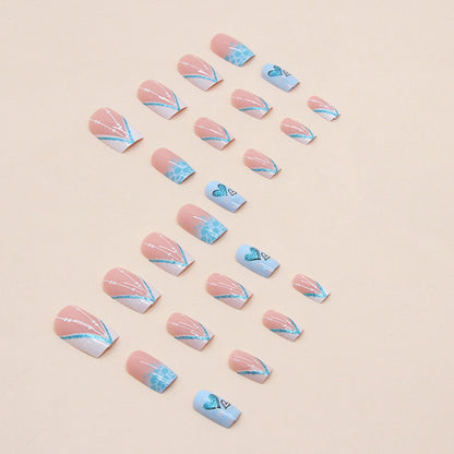 Herz-inspiriertes Press-On Nagelkunst-Set Brehn