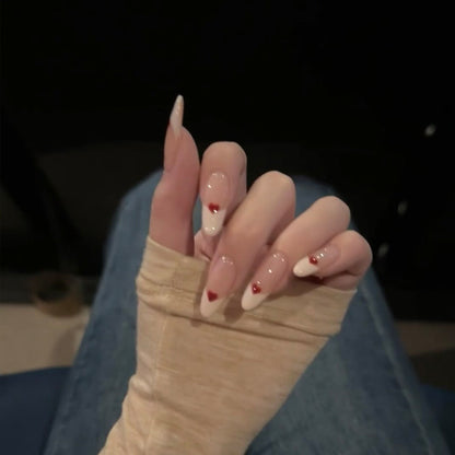 Herz-geschmücktes Press-On-Nagelset Brehn