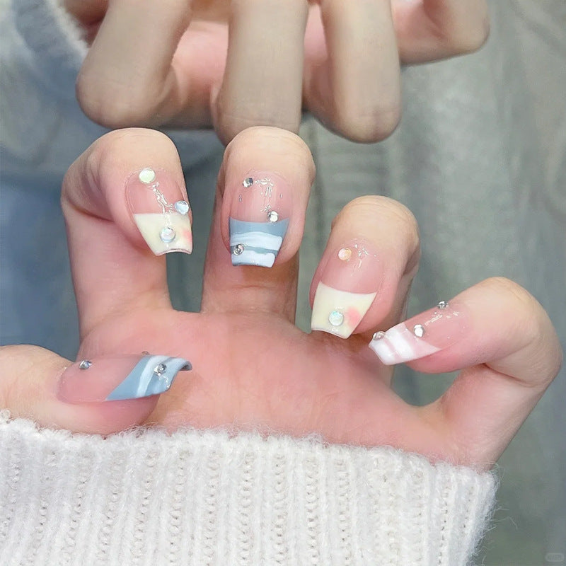 Künstlerische Press-On Nägel mit Strass-Akzenten Brehn