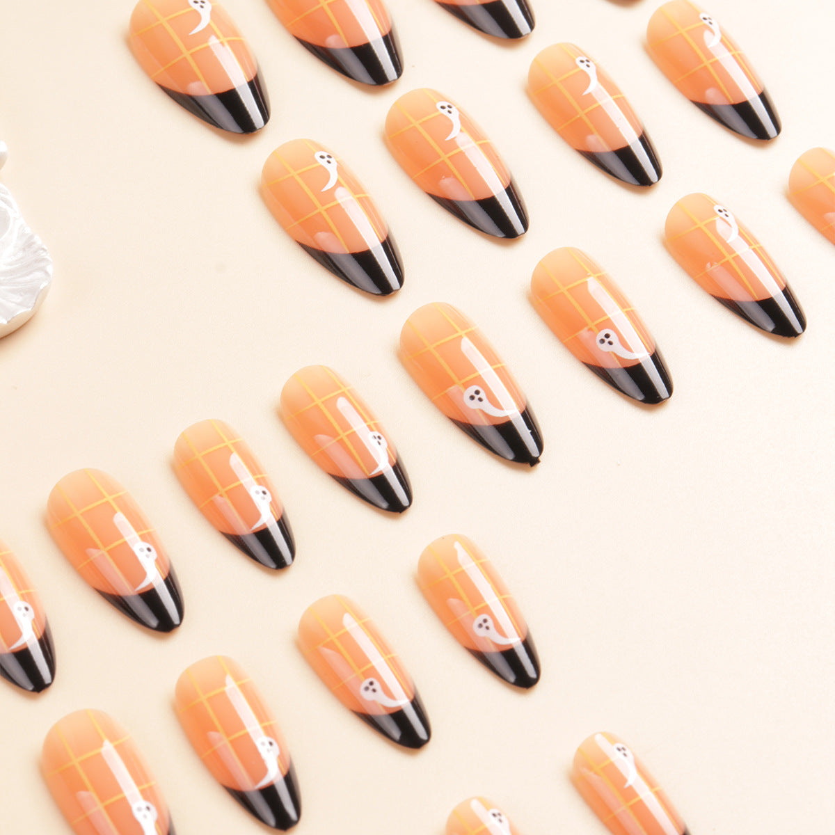 Künstlerische Geister-Themen Press-On Nageltips Brehn