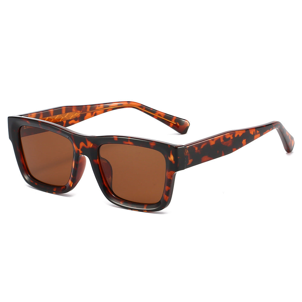 Damen Sonnenbrille im urbanen, kantigen Design mit metallischen Akzenten Brehn