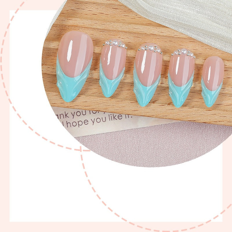 Kunstnagelset mit eleganten French-Spitzen Brehn