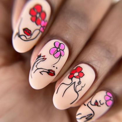 Handgemachte Kunstnägel mit floralen Mustern Brehn
