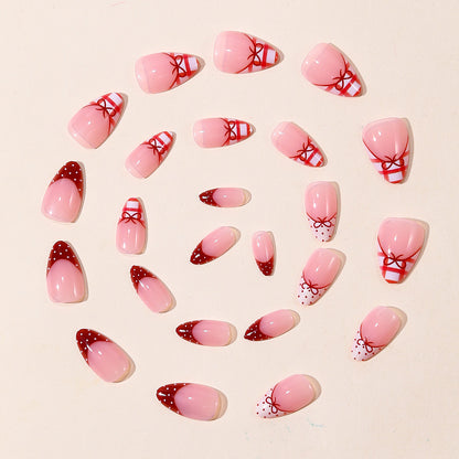 Elegante Designer French Tip Nagelverlängerungen Brehn