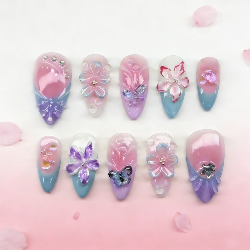 Künstliches Nagelset mit floralen und Glitzerdetails Brehn