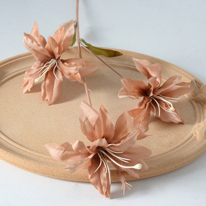 Dekorative Blumenstielanordnung