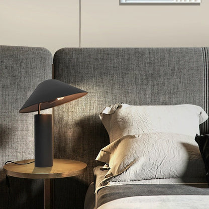 Moderne Minimalistische Tischlampe mit einzigartigem Schattendesign