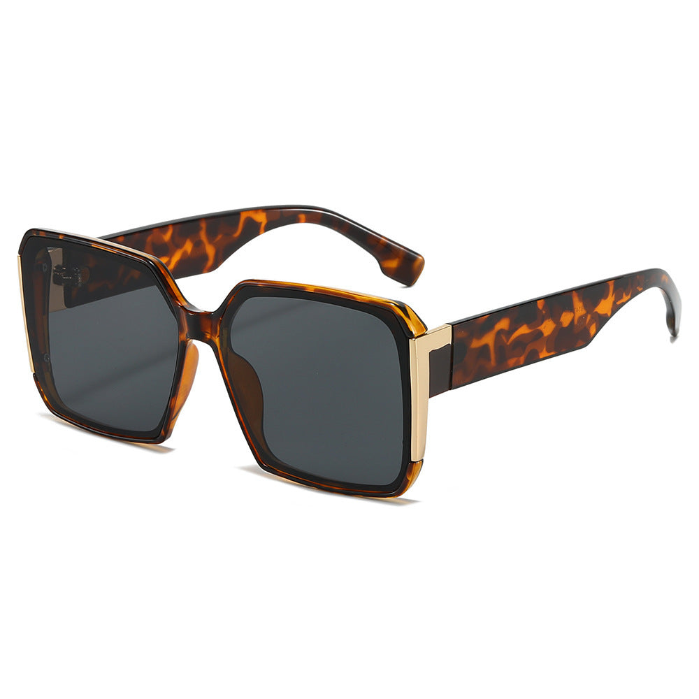Damen modische Sonnenbrille mit eleganten Akzenten Brehn