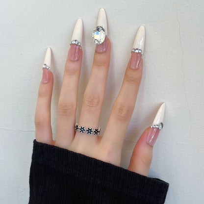 Elegante Stiletto Druck-Nagelkunst Brehn