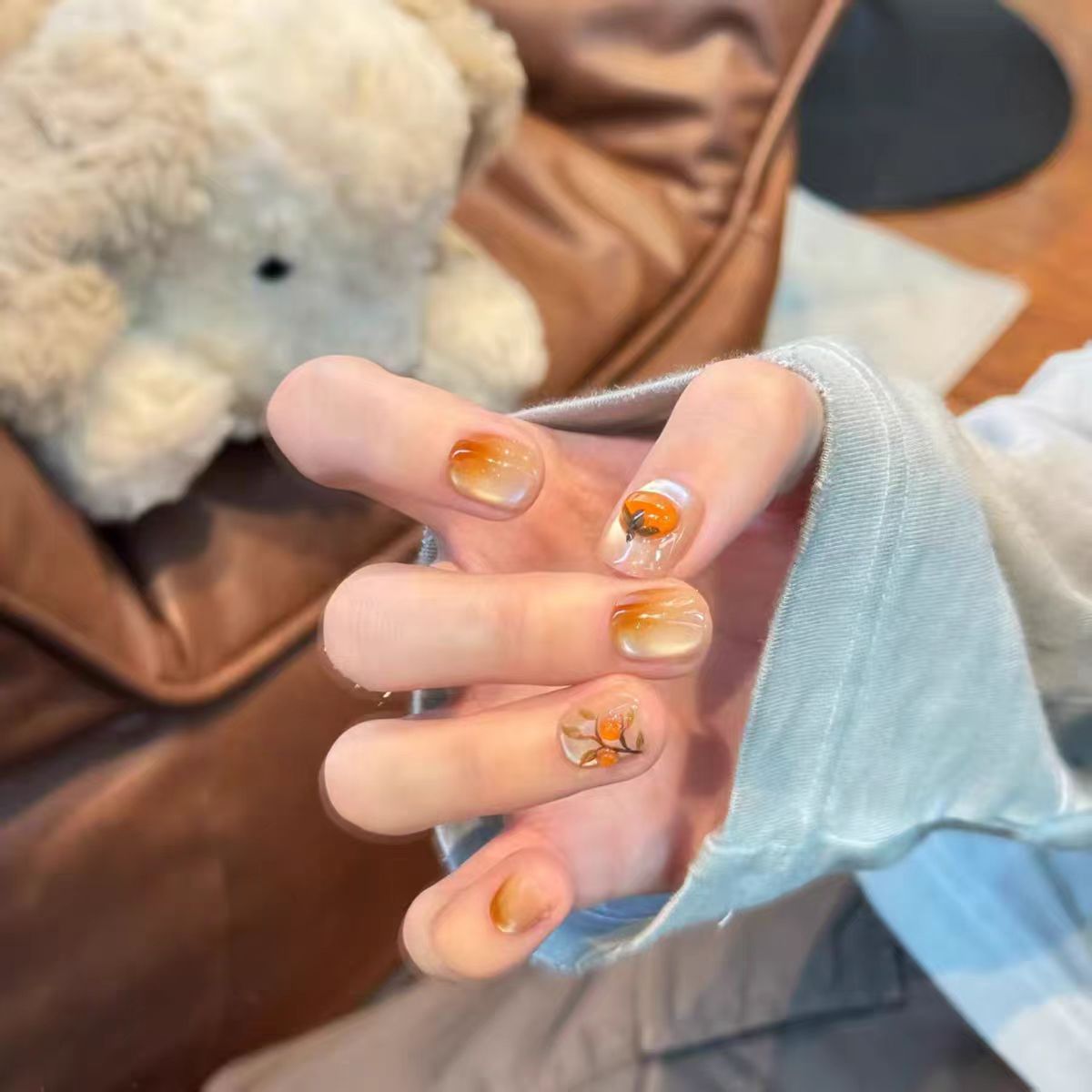 Premium Künstlerischer Druck-Nagelset mit Glitzernden Floral Akzenten Brehn
