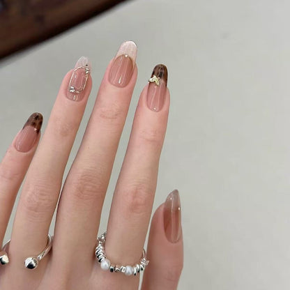 Künstlerische dekorative Nagelverzierungen
