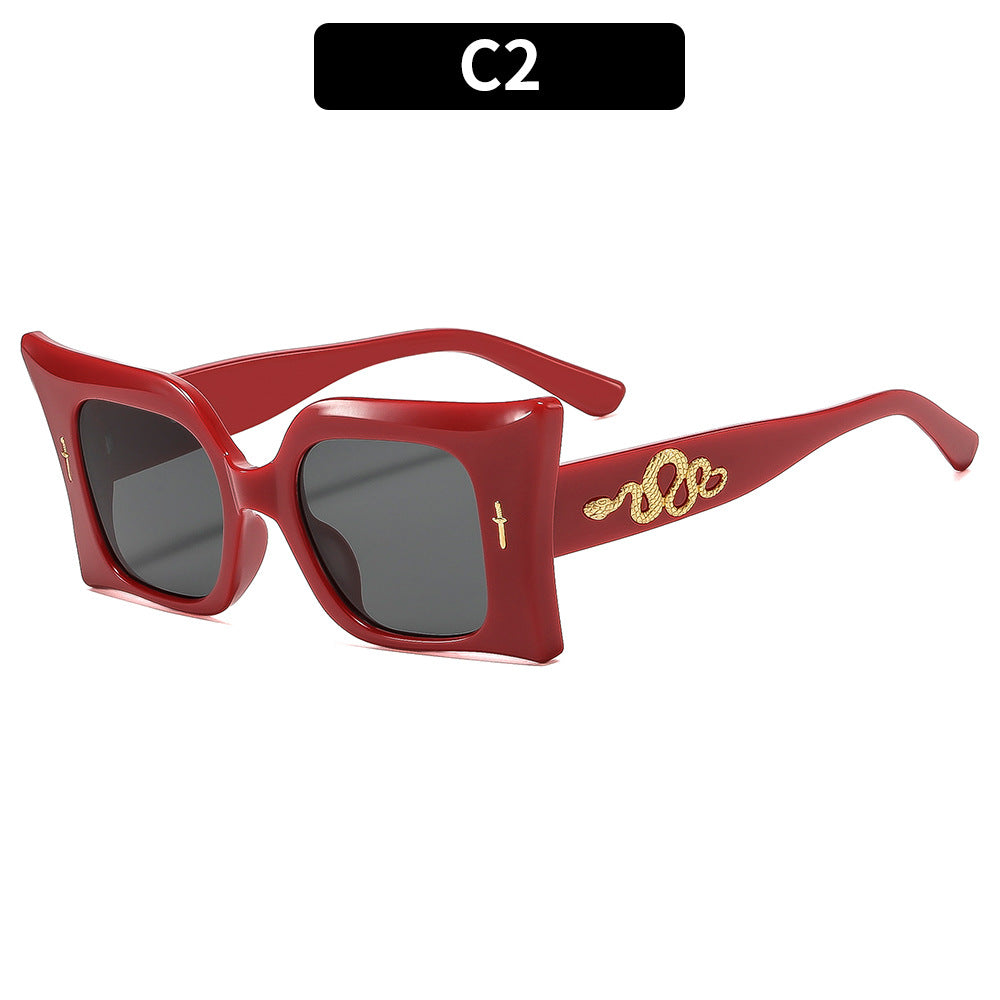 Übergroße quadratische Sonnenbrille mit einzigartigem goldenen Schlangendetail