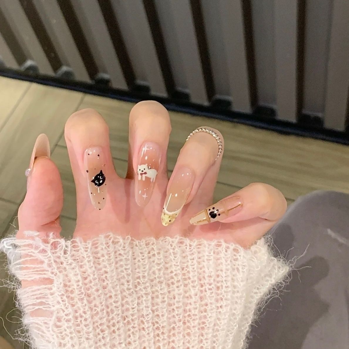 Kunstvolle Nageldesigns mit Katzenmotiv Brehn