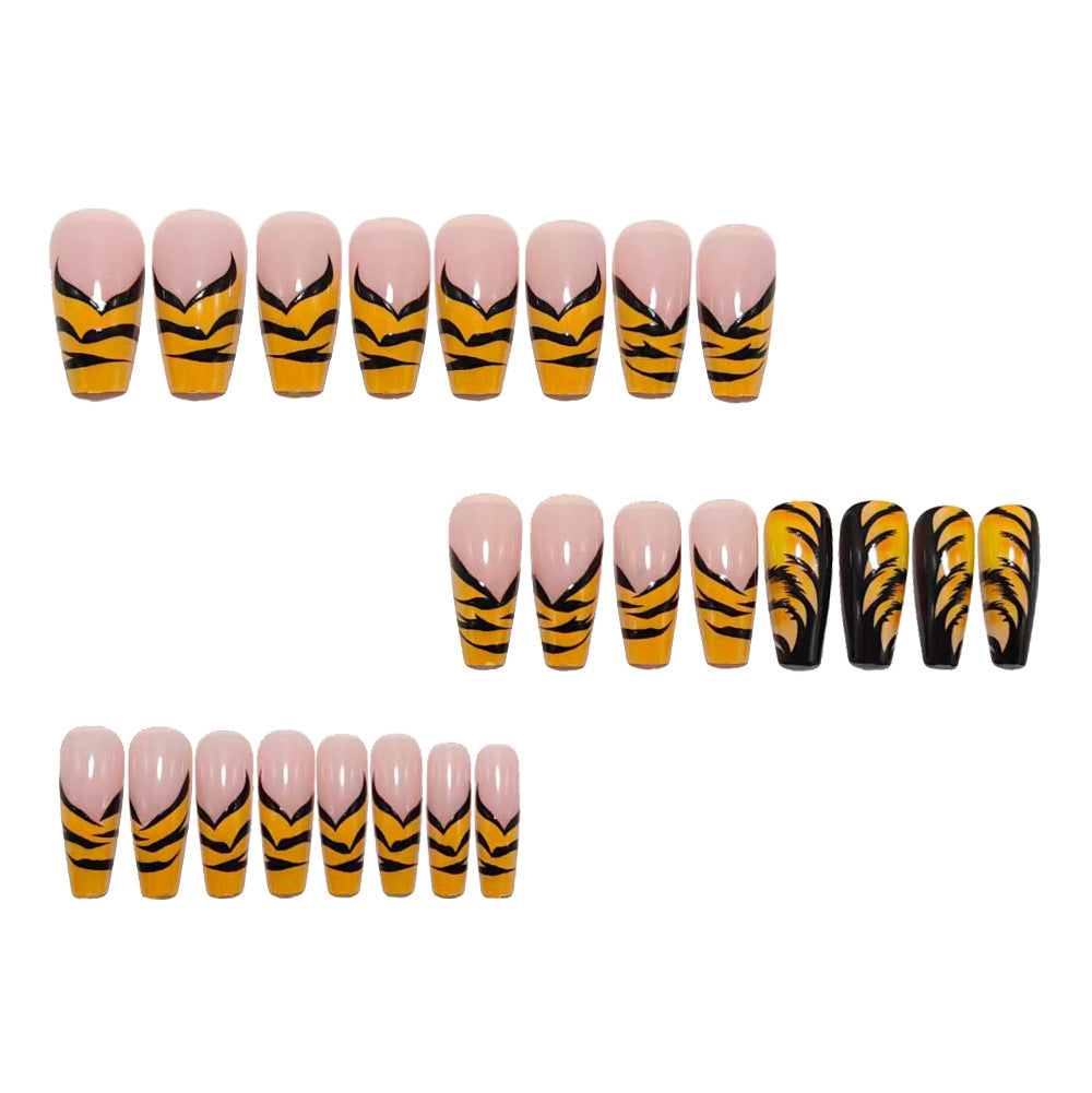 Kunstnagel mit Tiger Design Brehn