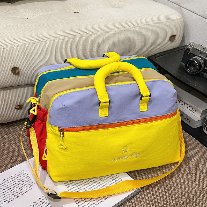 Vielseitige Reisetasche mit mehreren Taschen