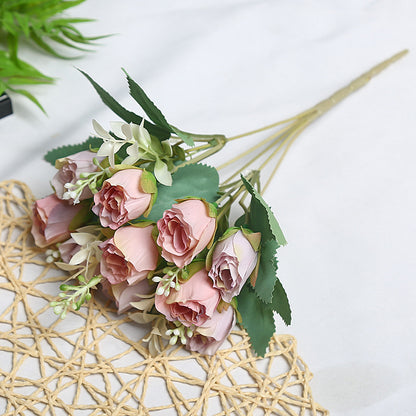 Künstlicher Blumenstrauß für die Wohnkultur