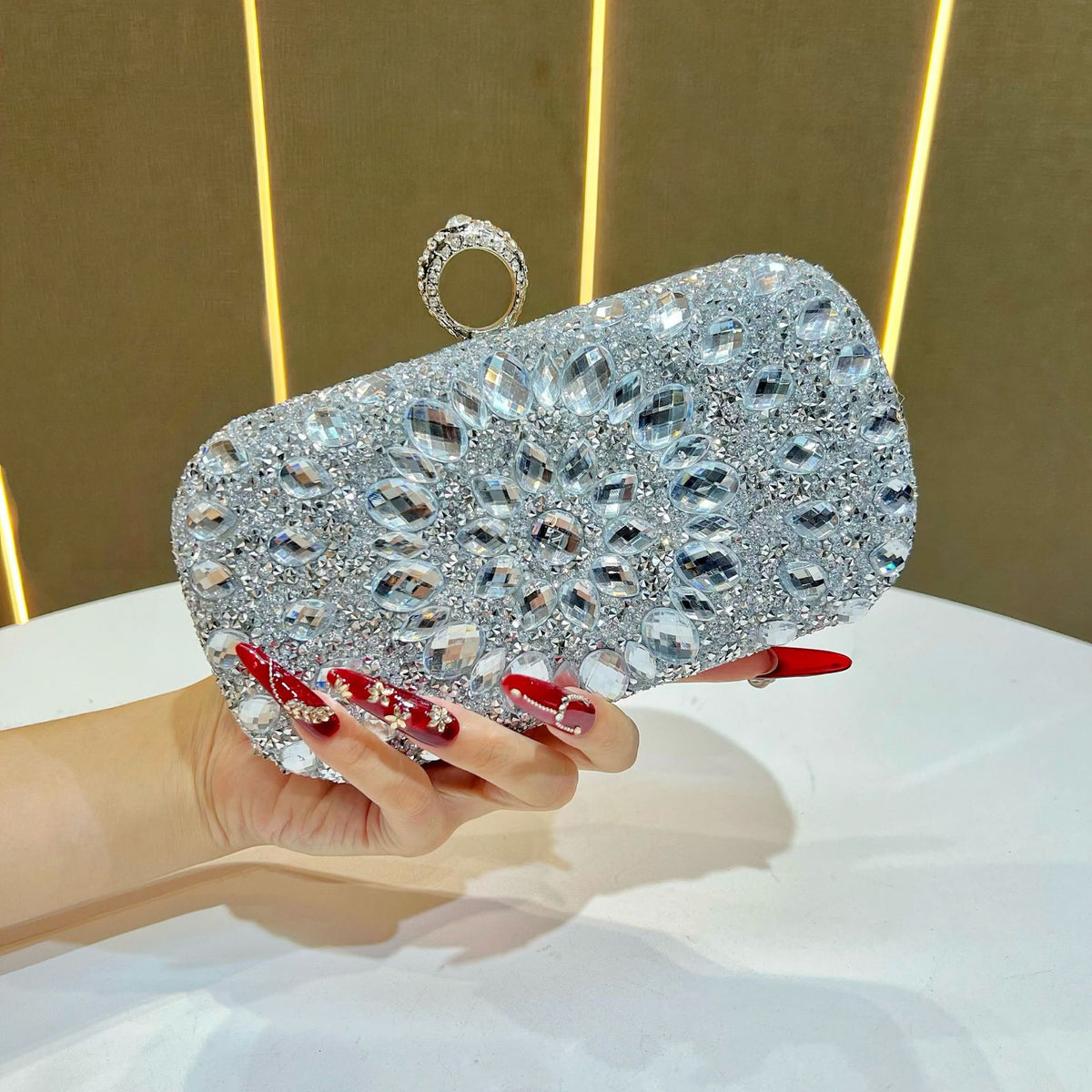 Verzierte Clutch-Tasche