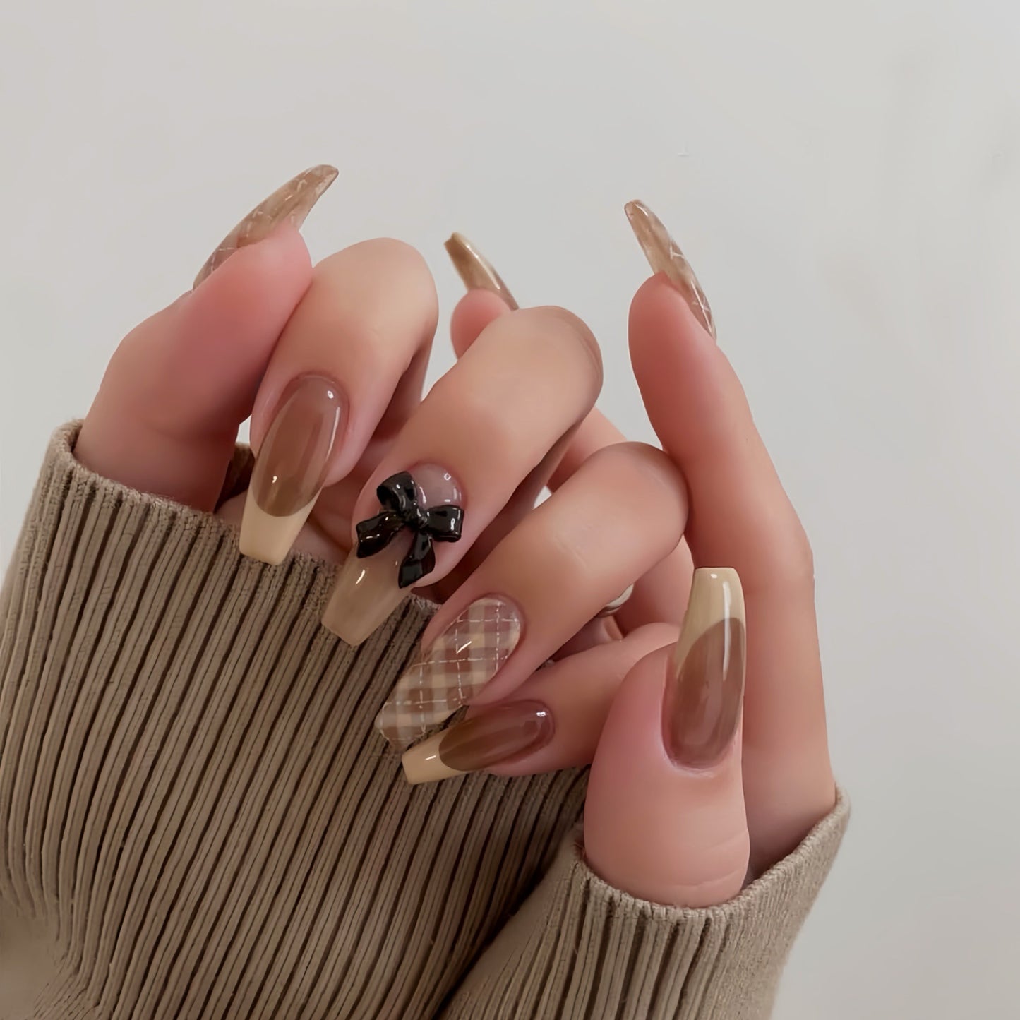 Elegante lange Druck-Nagelkunst Brehn