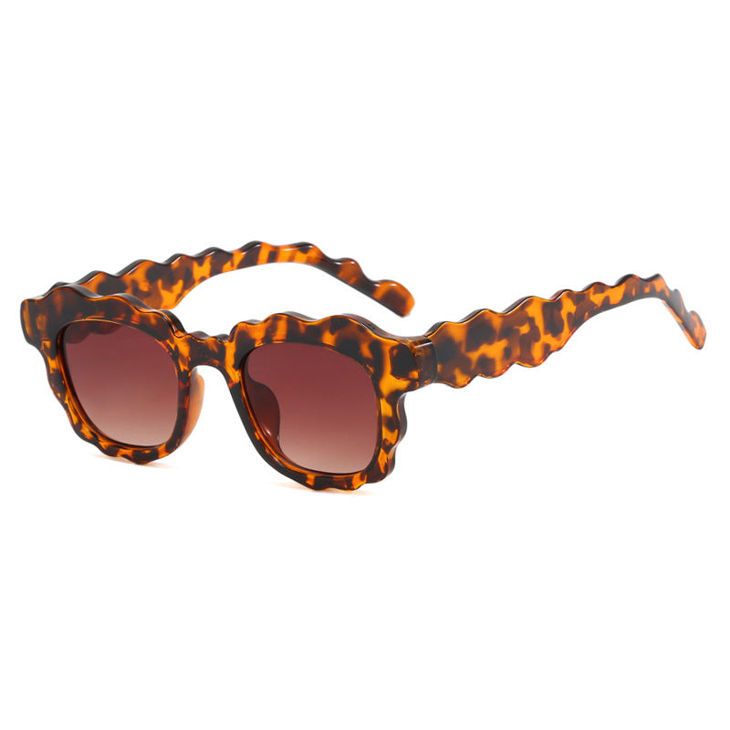 Damen modische Sonnenbrille mit gewelltem Rahmen Brehn