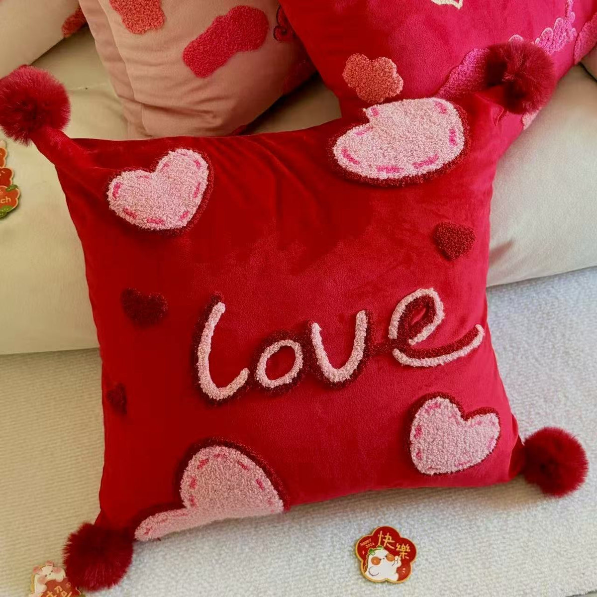 Buntes Chenille-geplüschtes quadratisches Wurfkissen mit plüschigen Pom-Pom-Ecken und abnehmbarem Einsatz