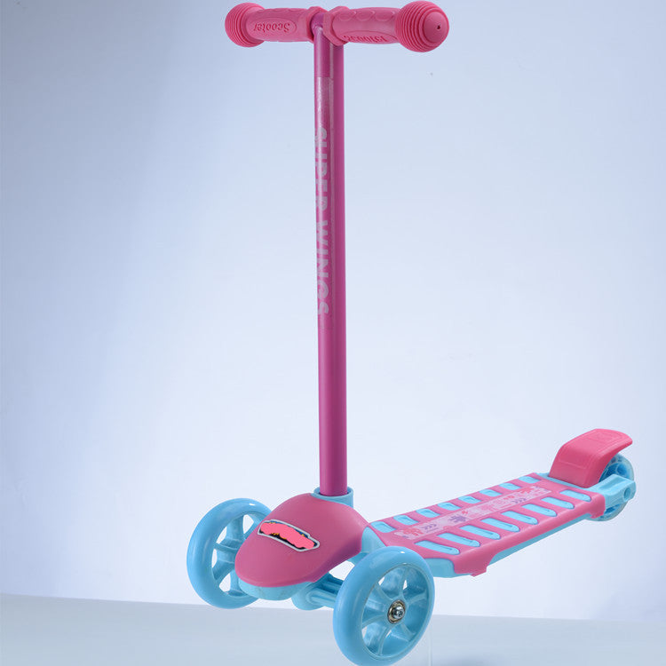Kompakter 3-Rad Lean-to-Steer Kickroller Brehn