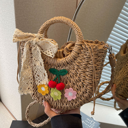 Handgefertigte Blumenakzent-Stroh-Handtasche