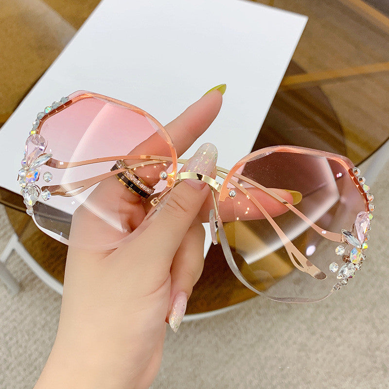 Damen Oversized Sonnenbrille mit dekorativen Steinen Brehn