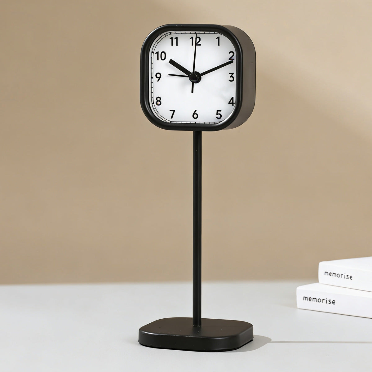 Minimalistische Tischuhr Brehn