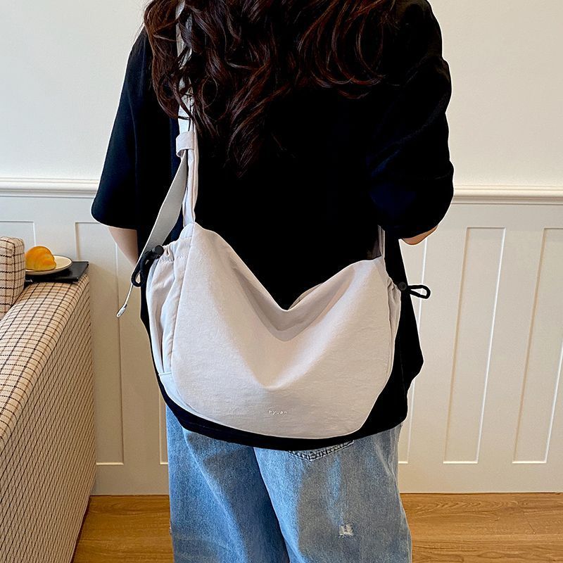 Entspannte Sling-Tasche Brehn