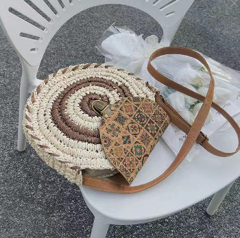 Runde Basttasche mit Verstellbarem Lederband Brehn