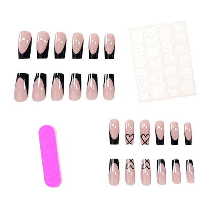 Elegantes herzgemustertes Acryl-Nageldesign Brehn