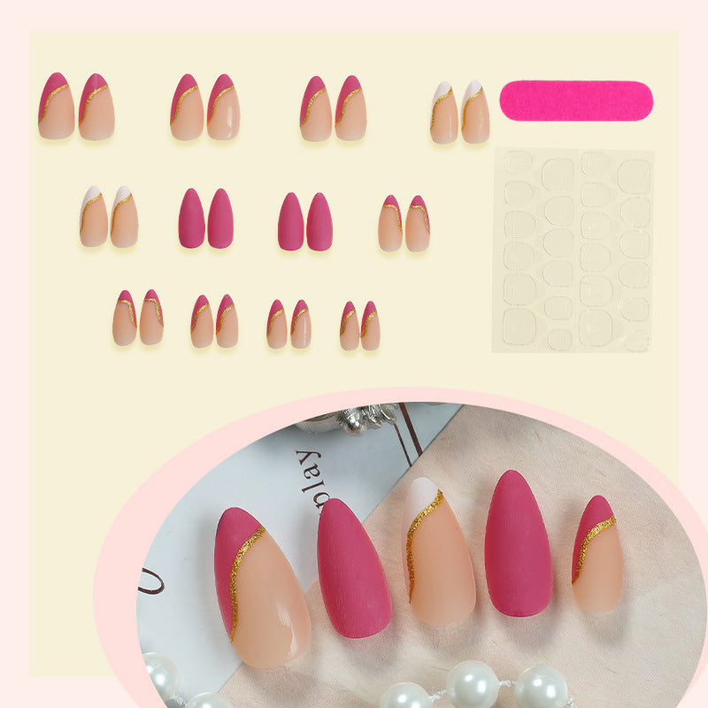 Stylisches Press-On Nagelkunst-Set mit eleganten goldenen Akzenten Brehn