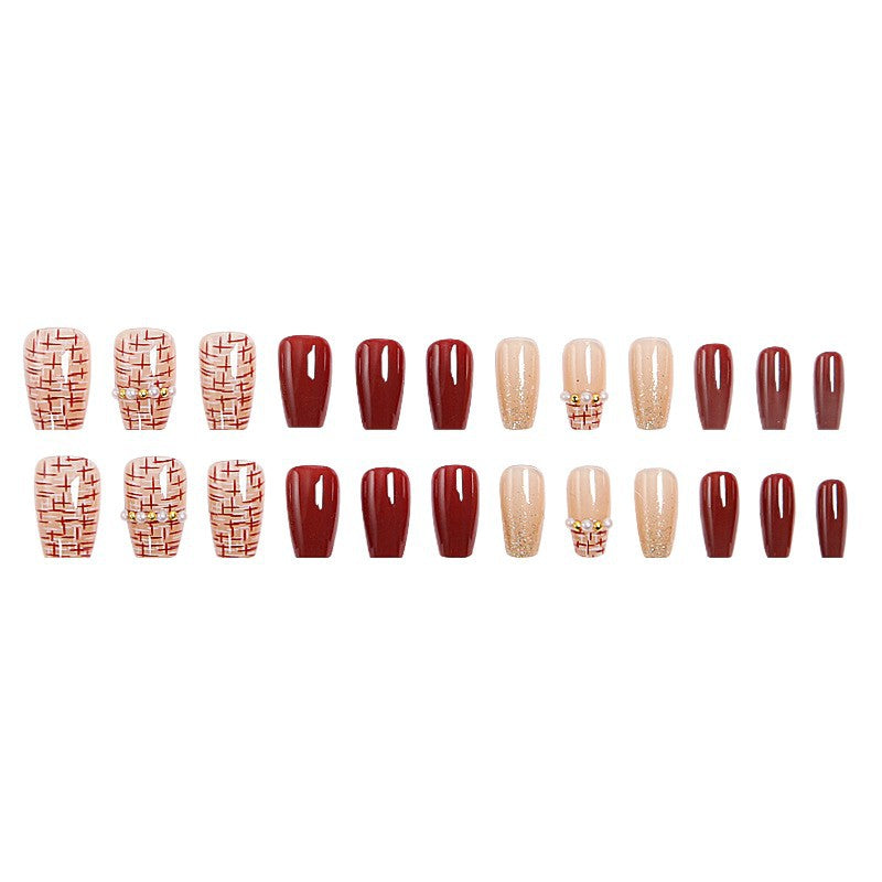Kunstnagelset mit glamourösen Glitzer- und Texturalen Akzenten Brehn