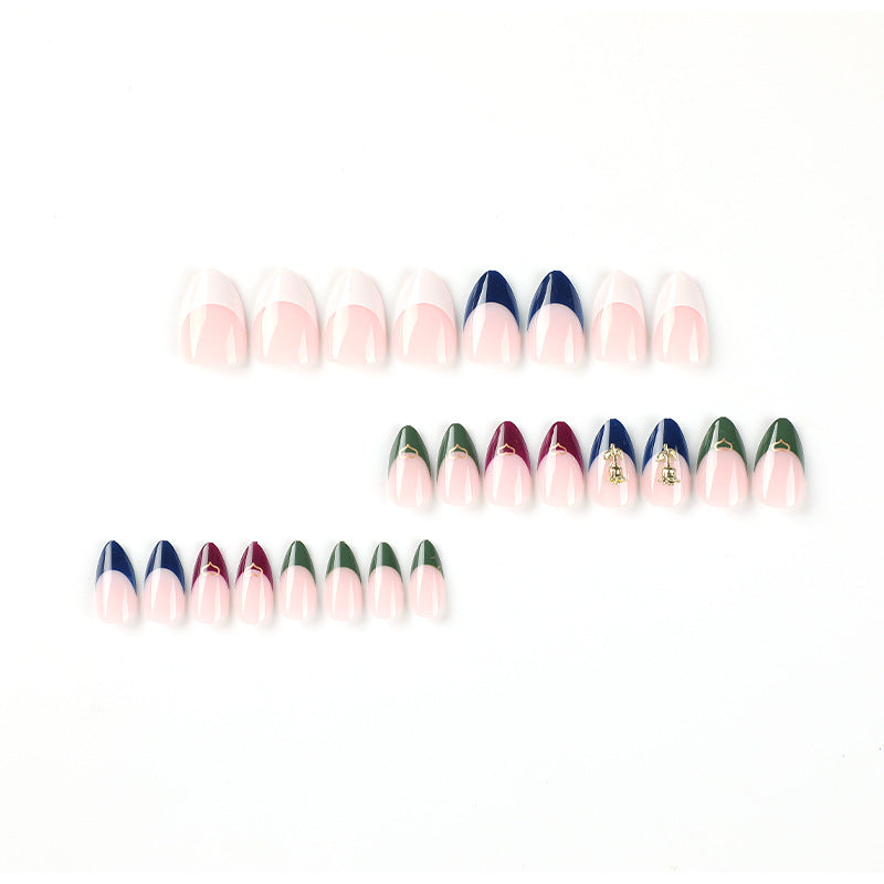 Kunstvolle Nagelspitzen mit Glamourösen Akzenten Brehn