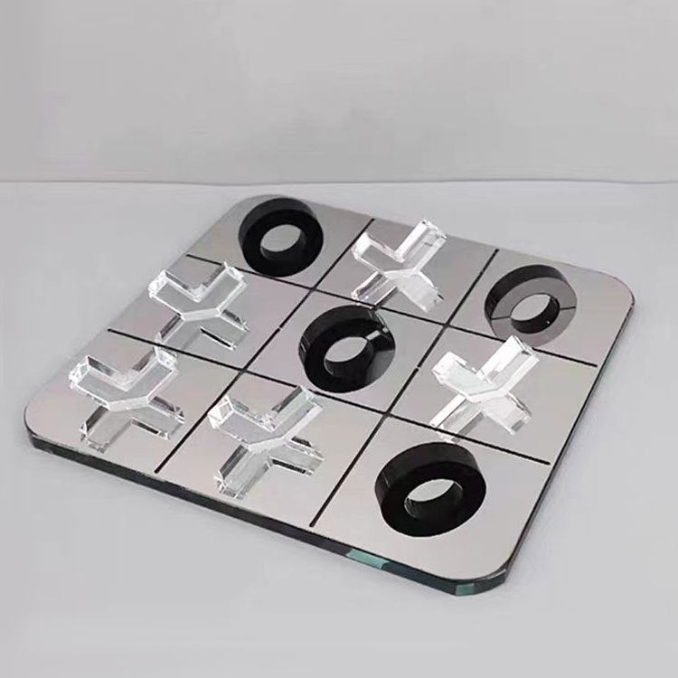 Modernes dekoratives Tic-Tac-Toe-Spiel