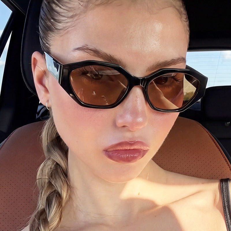 Damen stilvolle Sonnenbrille im modern geometrischen Design mit schützendem UV-Filter Brehn