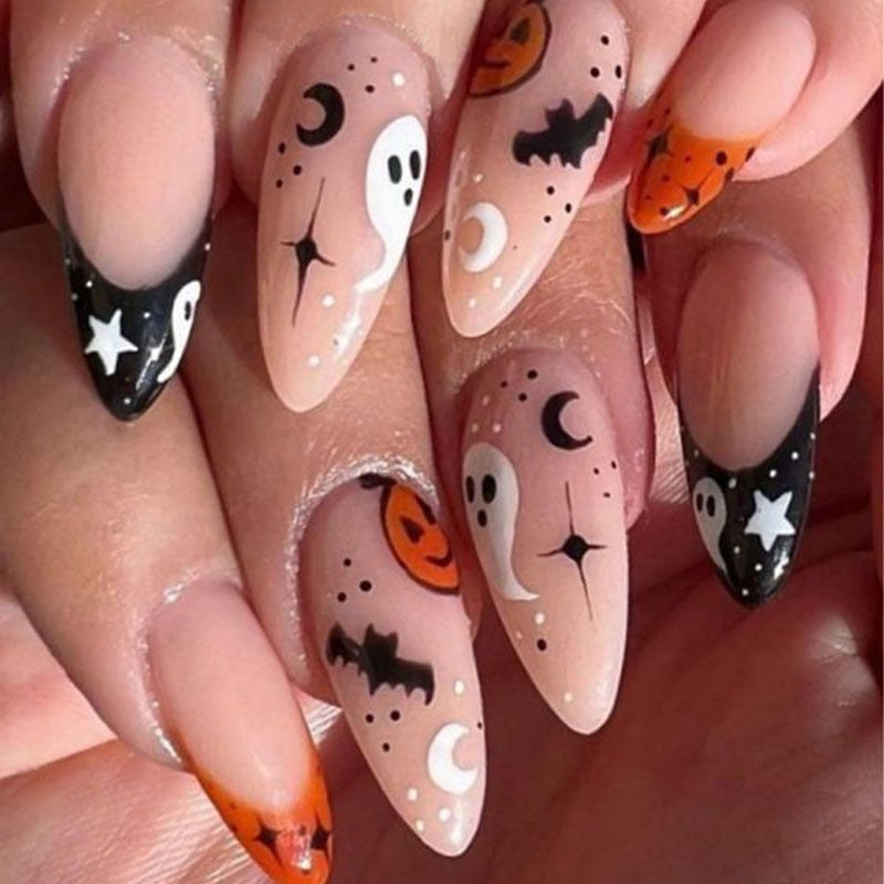 Kunstnägel im Halloween-Design mit Geistern und Kürbis-Motiven Brehn