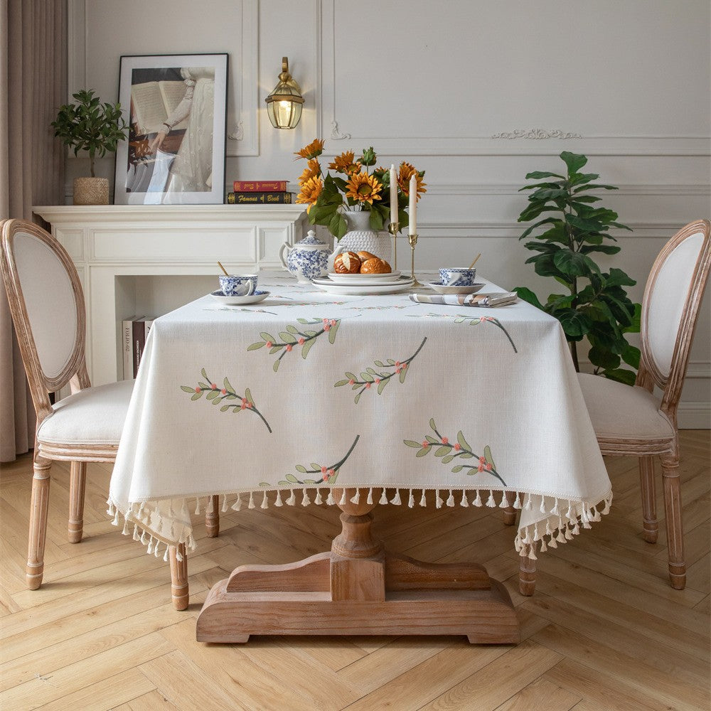 Elegante bestickte Tischdecke