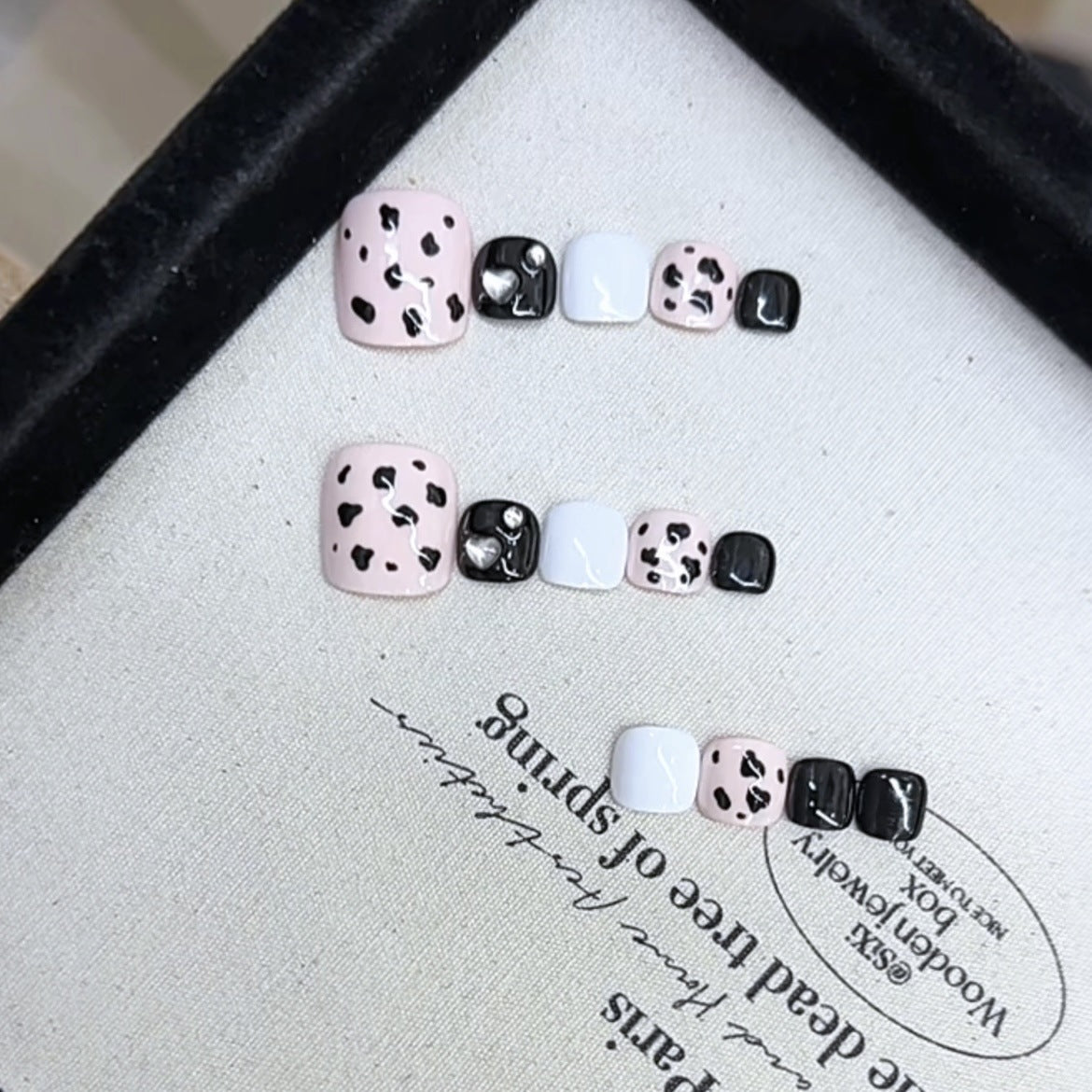 Künstlerisches Tierdruck Press-On Nagelset Brehn