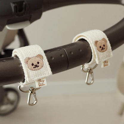 Abnehmbare gewebte Tasche mit gesticktem Bären und silbernen Drehclips