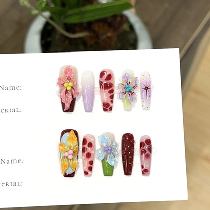 Künstlerisches Floral Press-On Nagelset