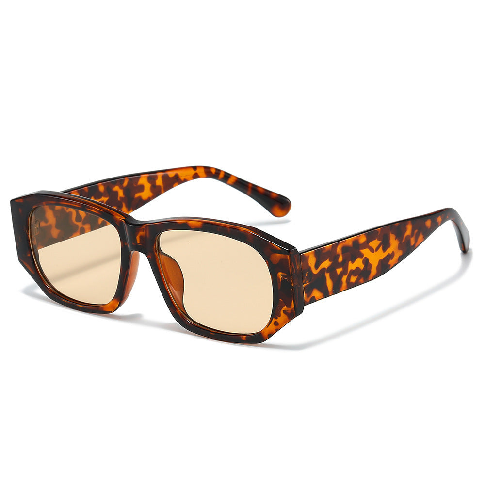 Übergroße geometrische Sonnenbrille mit verlaufenden Gläsern Brehn