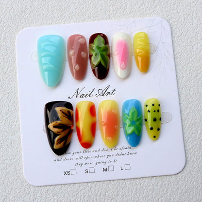 Künstlerische kreative Press-On Nageldesigns