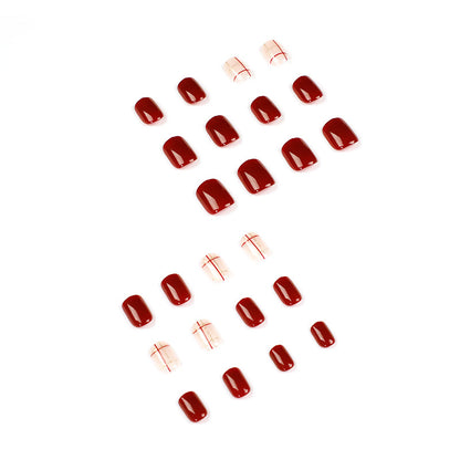 Kunstvolle Nagelverlängerungen mit elegantem Geometrie-Design Brehn