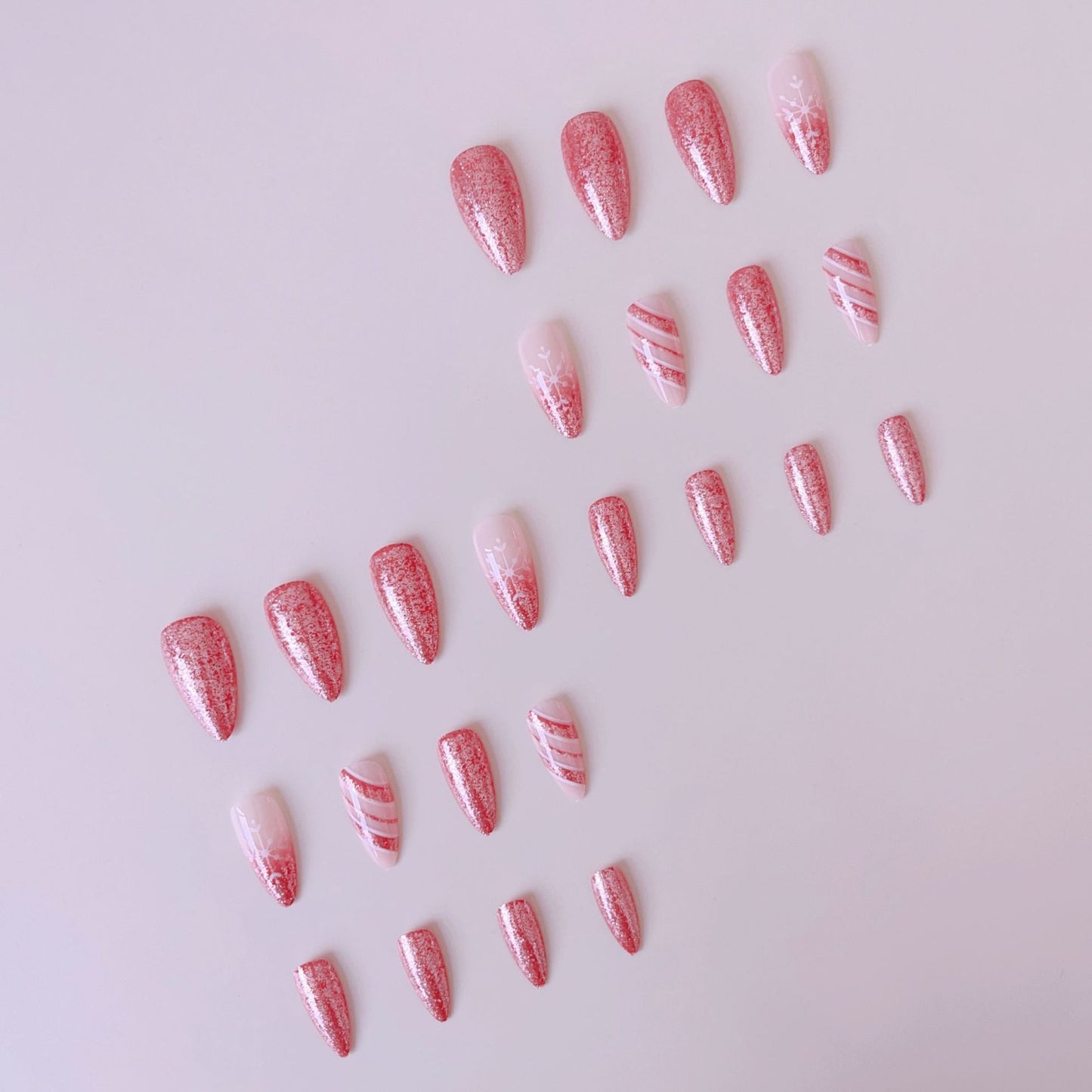 Kunstnagelset mit glitzerndem Weihnachtsdesign Brehn