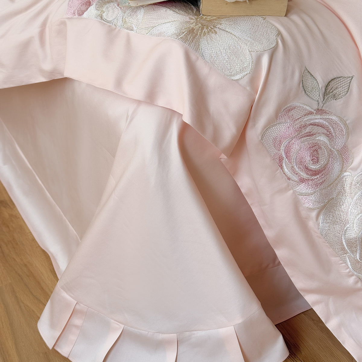 Florales besticktes Baumwollsatin Bettbezug Ensemble mit dekorativem Bolster und Kissenbezügen