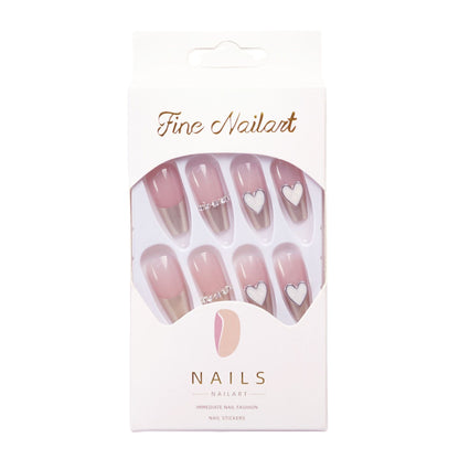 Herz-verzierte Press-On Nagelkunst Brehn